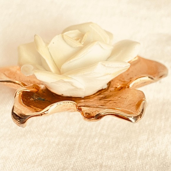 Rose Brooch Off White Porcelain Over Gold Tone Leaves - Picture 2 of 6